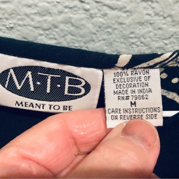 MTB Black and White Fish Dress - Picture 5 of 9